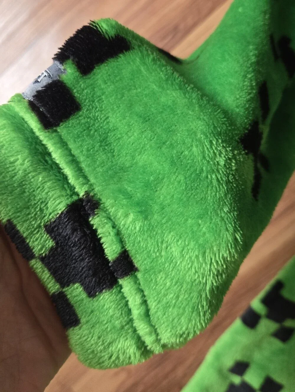 Minecraft Creeper Green Plush Kids size 8 Robe with Front Pockets VGUC